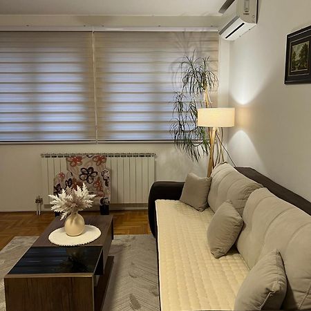 Apartman-Manja Lukavica Bagian luar foto