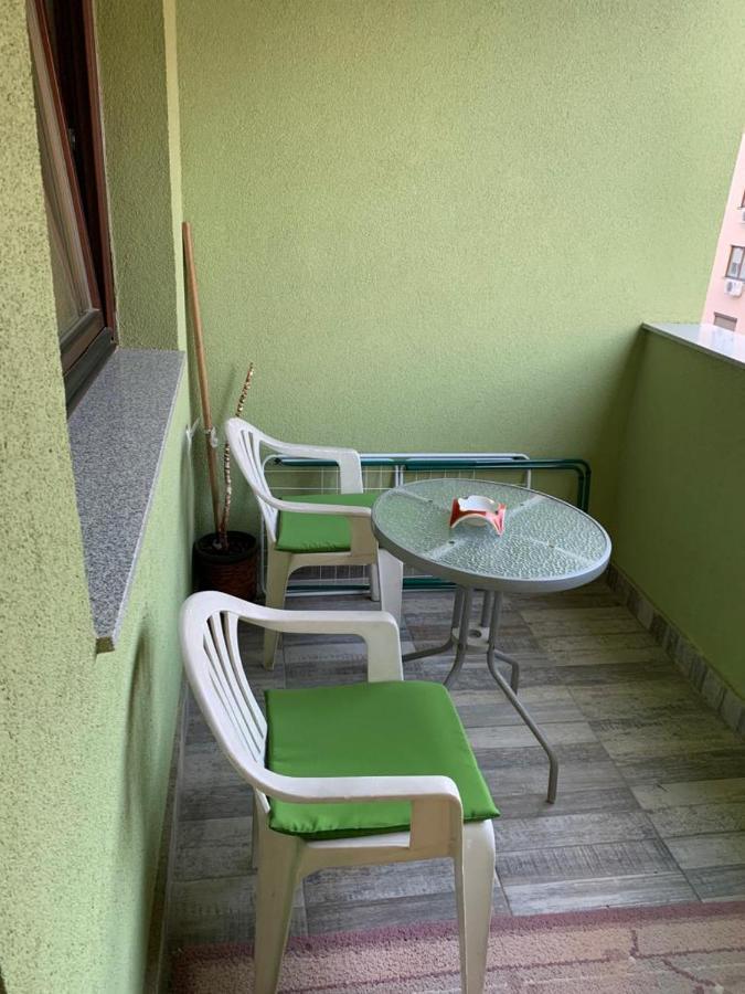 Apartman-Manja Lukavica Bagian luar foto