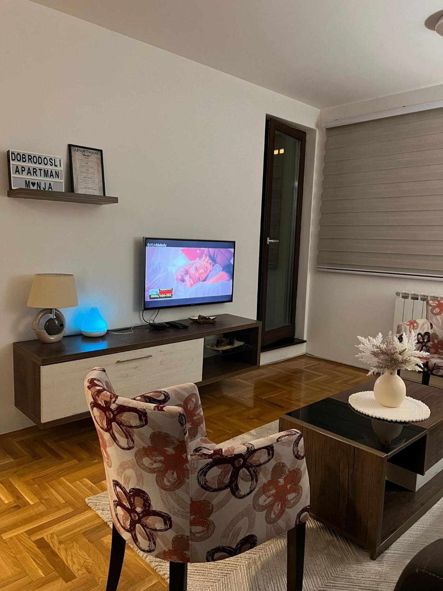 Apartman-Manja Lukavica Bagian luar foto